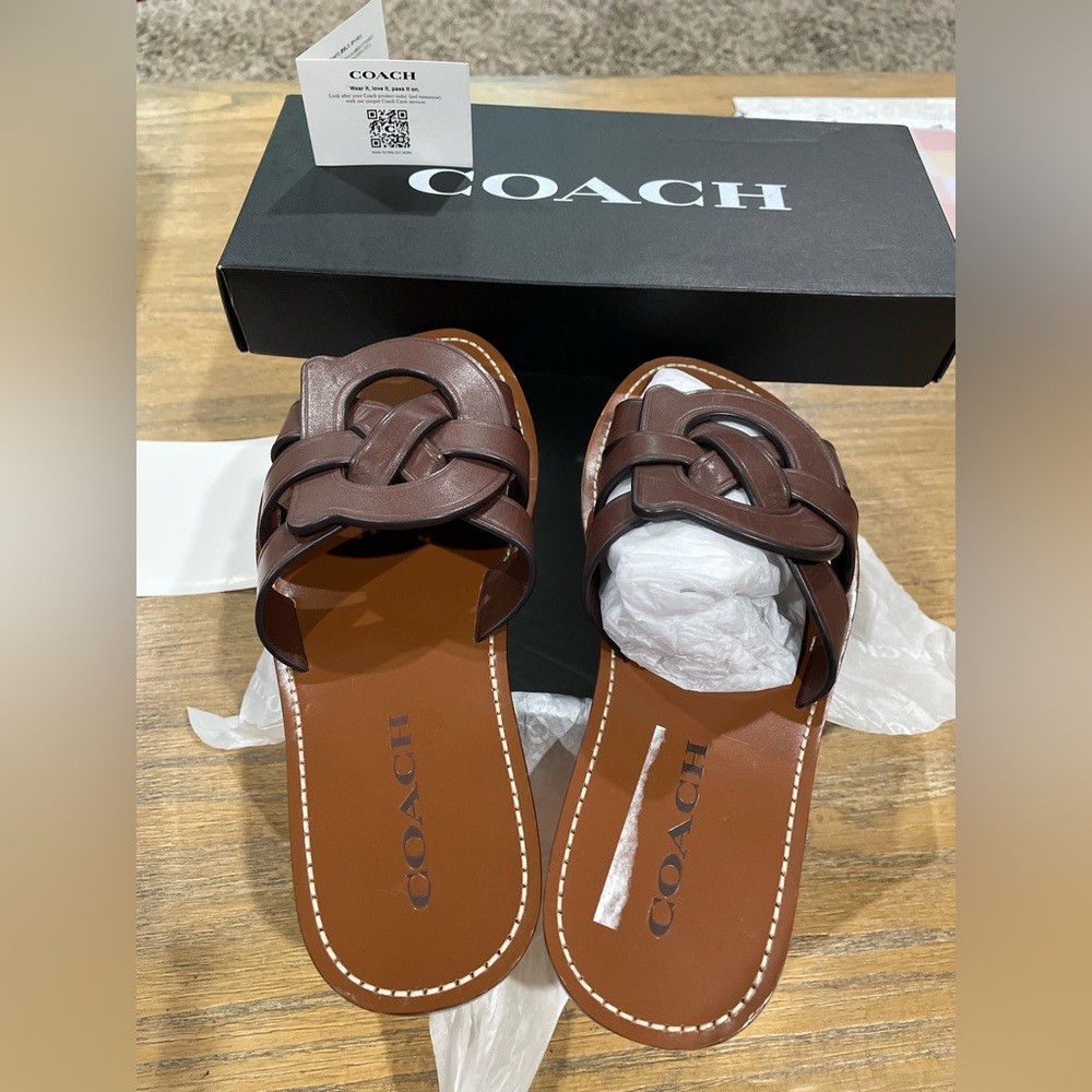 Coach Issa C Emblem Leather Slide Sandals Sz 5.5 NIB - Picture 8 of 9